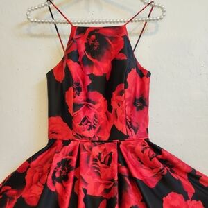 Elegant Red Floral Sleeveless Dress